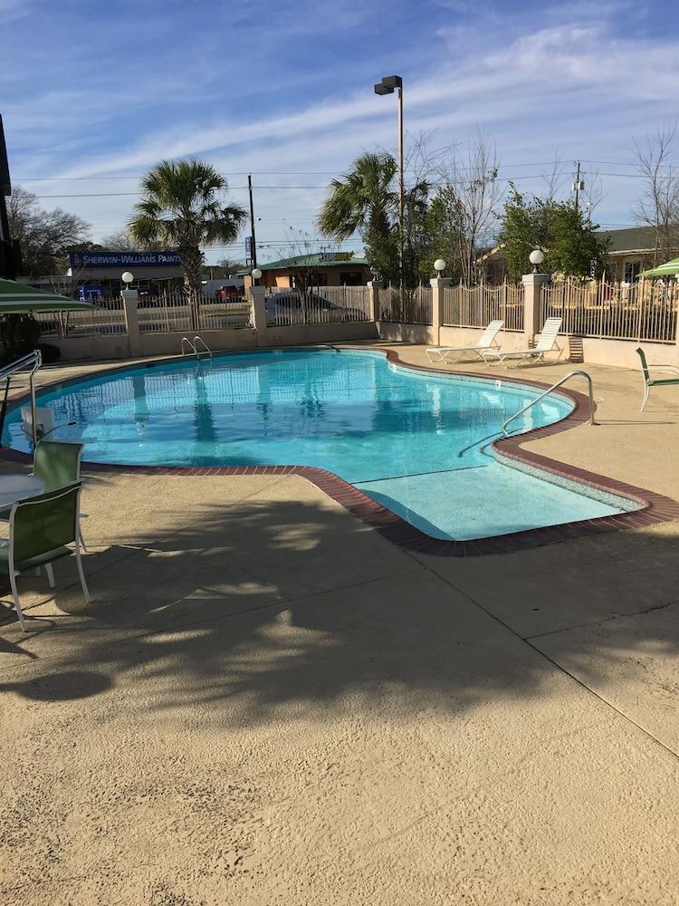 Days Inn By Wyndham Nacogdoches/Sfa University/Downtown Екстериор снимка