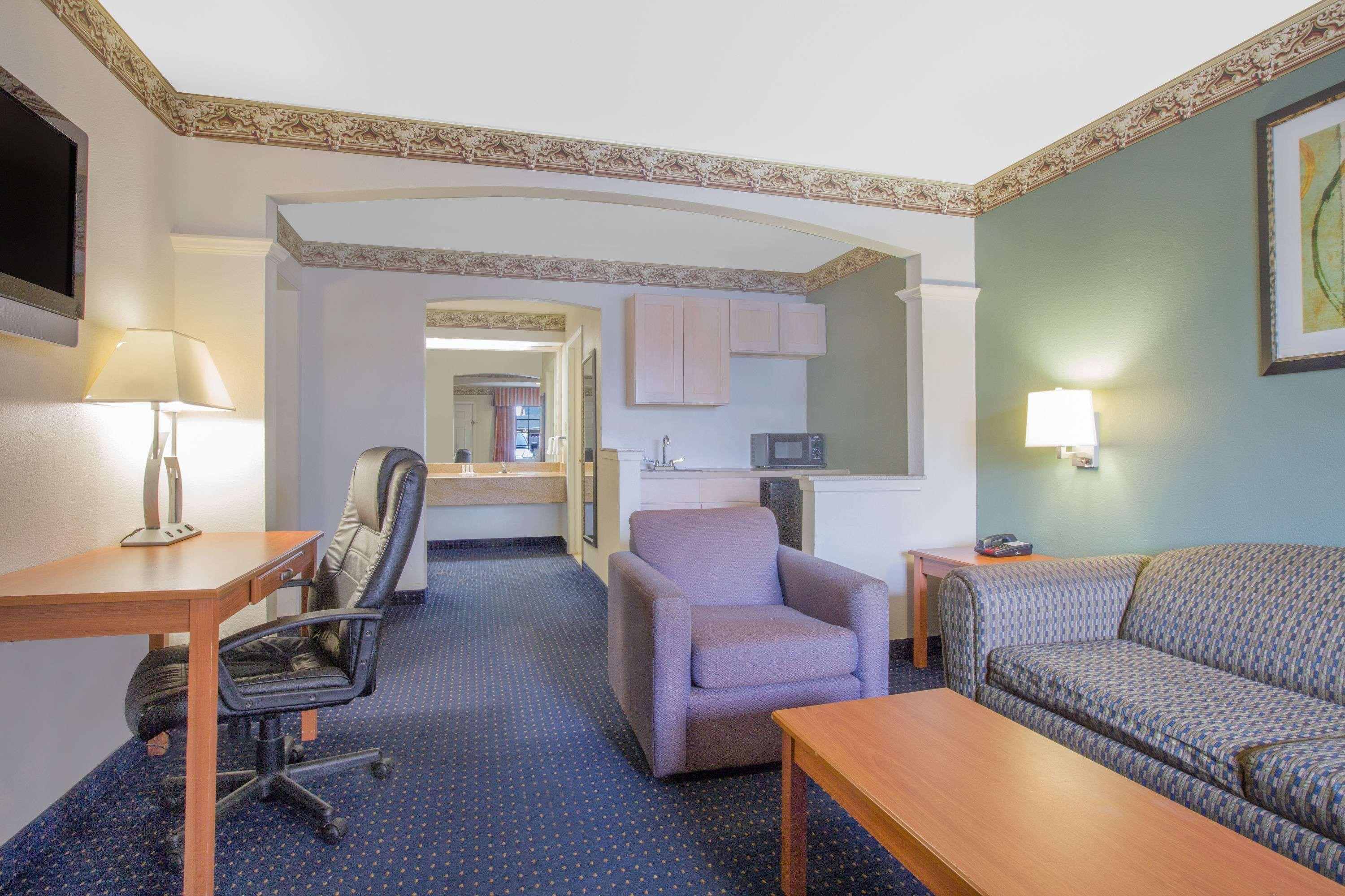 Days Inn By Wyndham Nacogdoches/Sfa University/Downtown Екстериор снимка